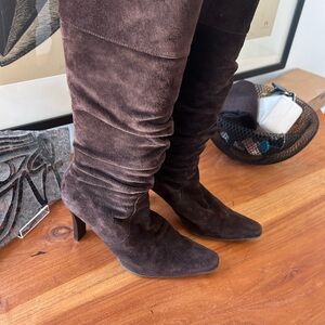 Elegant Brown Suede Women's Boots